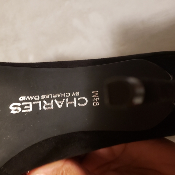 Charles David "Pierogi " Black microsuede  Heels - Picture 12 of 13